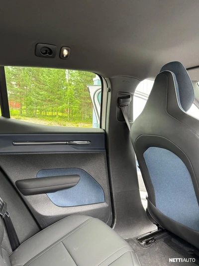 Volvo EX30 Single Extended Range Plus 2025, photo 6/10