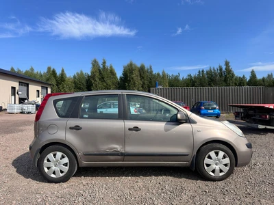 Nissan Note 2006, kuva 6/10