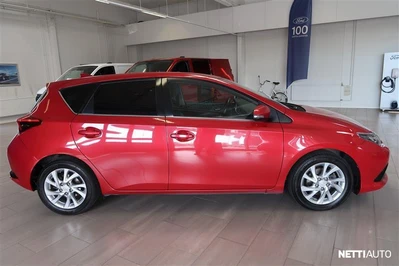 Toyota Auris 2016, photo 4/17