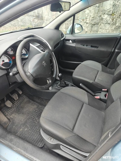 Peugeot 207 2012, photo 2/24