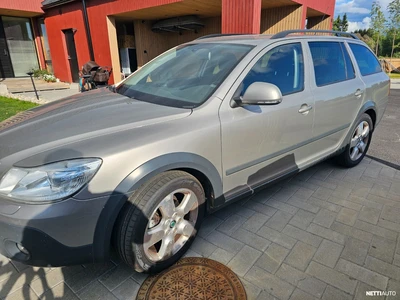 Skoda Octavia Combi 1,8 TSI 4X4 Scout 2010, kuva 2/12