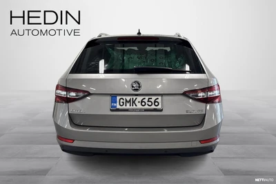 Skoda Superb 2017, photo 3/10