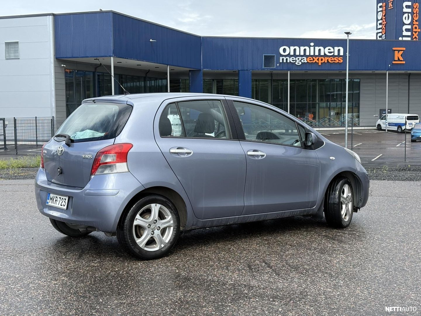 Toyota Yaris 2011, photo 2/7