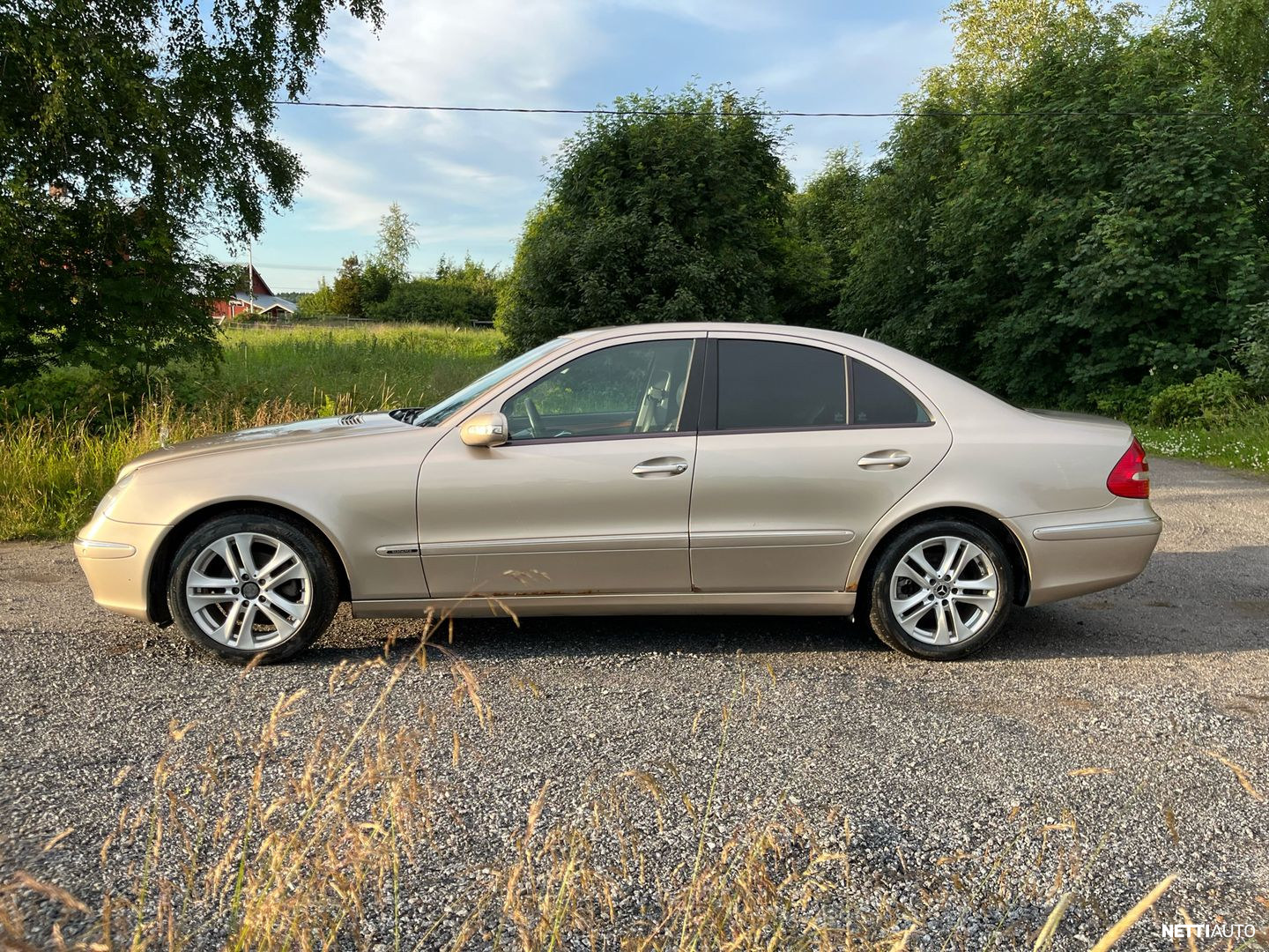 Mercedes-Benz E 220