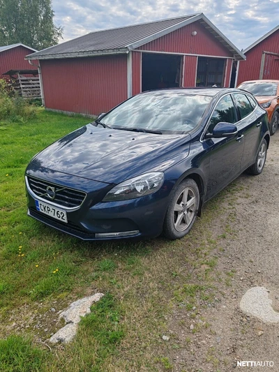 Volvo V40 D2 (115) Momentum 2014, photo 2/10