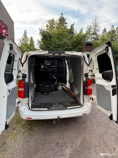 Peugeot Expert BlueHDi 120 XL 4x4 2018, photo 8/8