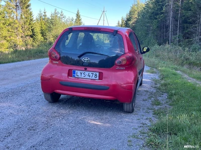Toyota Aygo + 1,0 VVT-i 3ov 2008, kuva 3/4