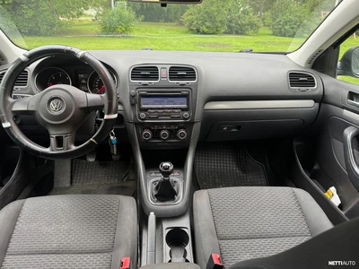 Volkswagen Golf 2010, kuva 7/7
