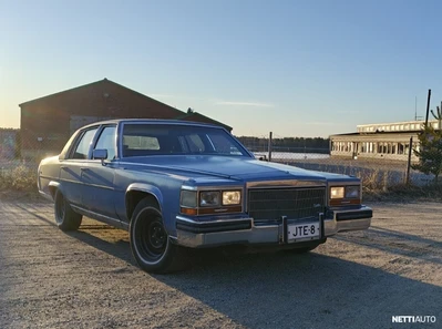 Cadillac Brougham 1988, photo 4/14