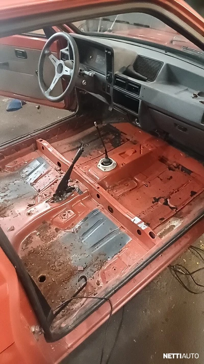 Ford Escort 1984, kuva 7/8