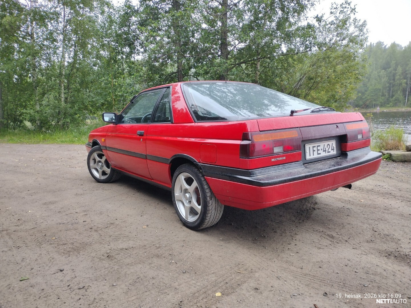 Nissan Sunny 1990, photo 4/11