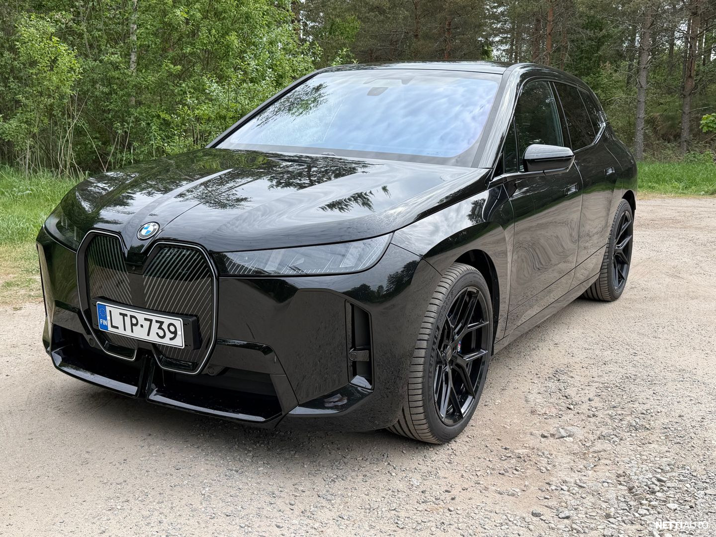 BMW iX