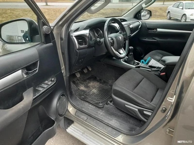 Toyota Hilux 2021, photo 6/9