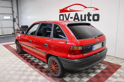 Opel Astra 1.6i GL Hatchback 1996, photo 4/18