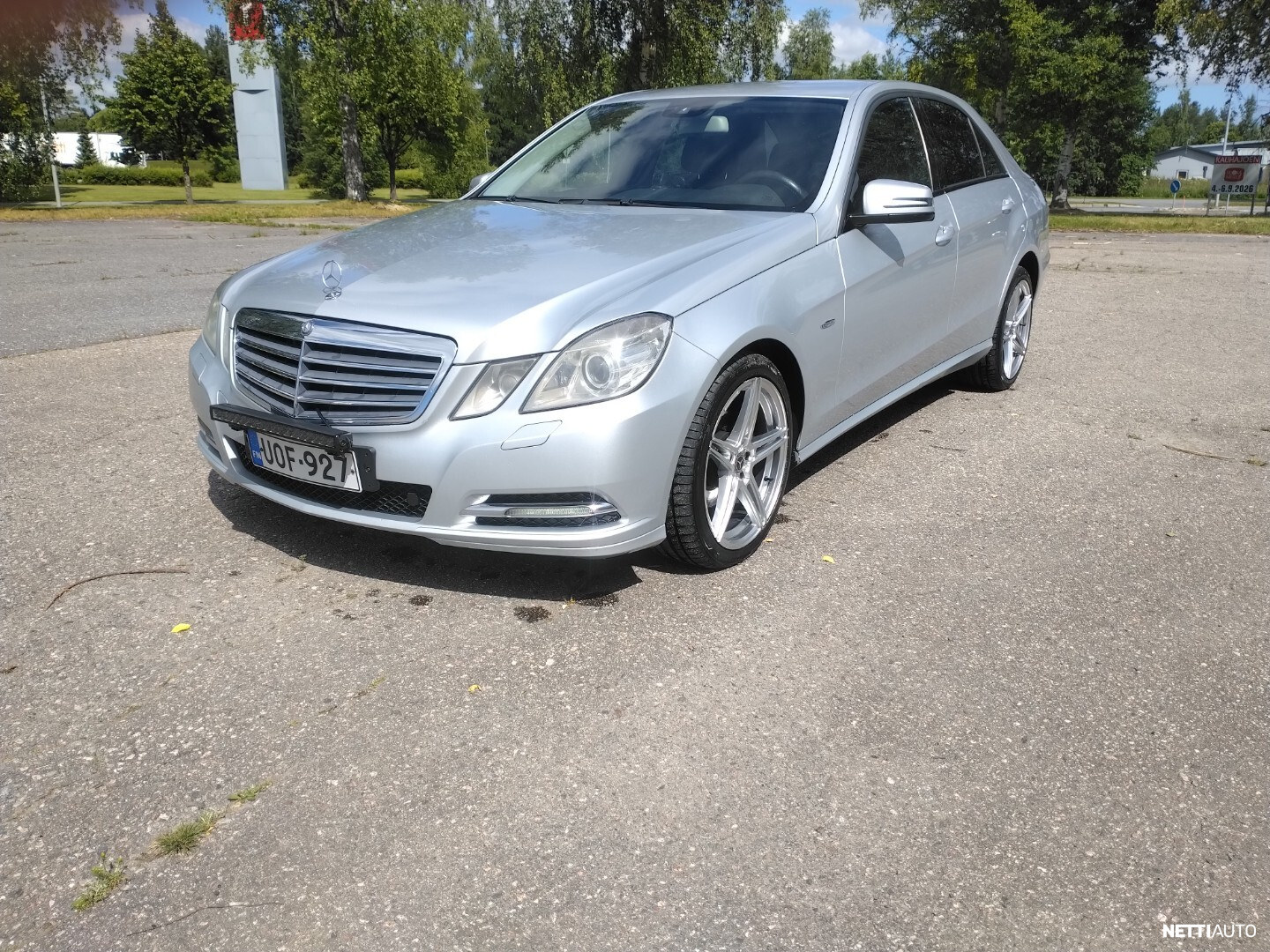 Mercedes-Benz E 200