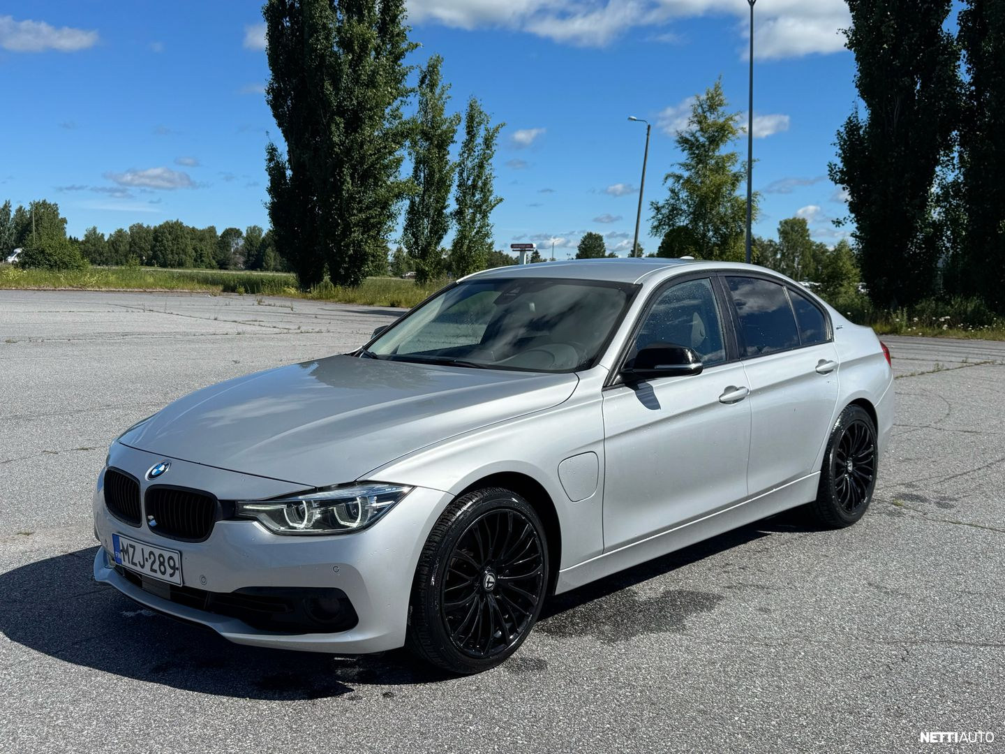 BMW 330
