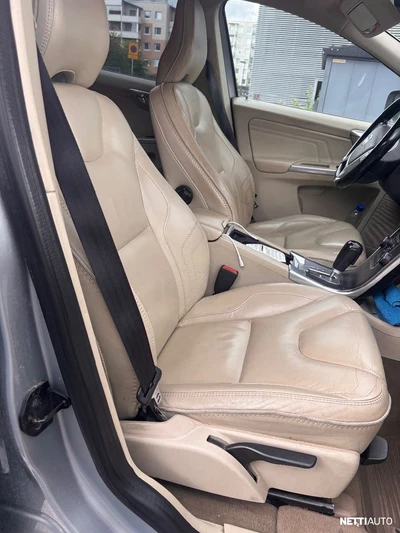 Volvo XC60 D5 AWD Ocean Race aut 2012, kuva 2/6