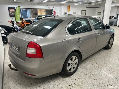 Skoda Octavia 1,2 TSI Elegance 2010, kuva 7/19