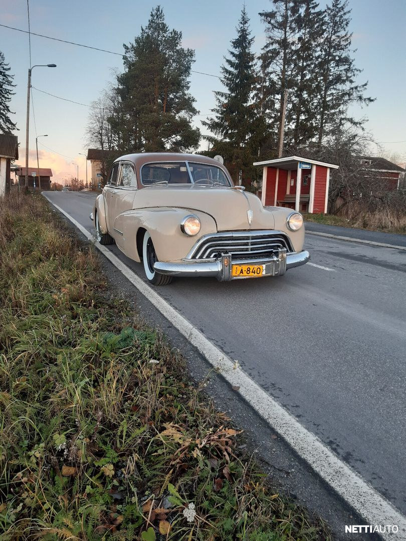 Oldsmobile Custom Cruiser