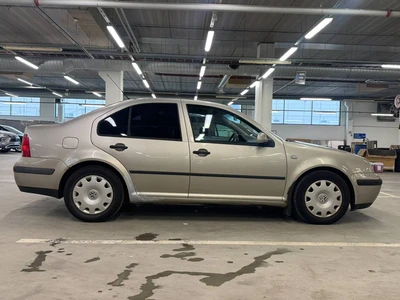 Volkswagen Bora 1,6 77kW 2004, photo 6/14