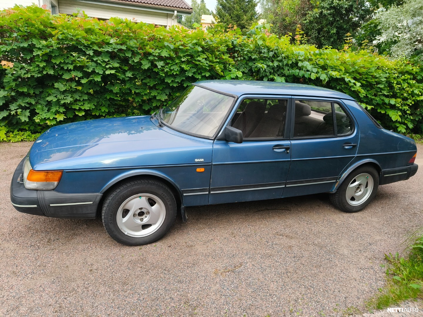 Saab 900