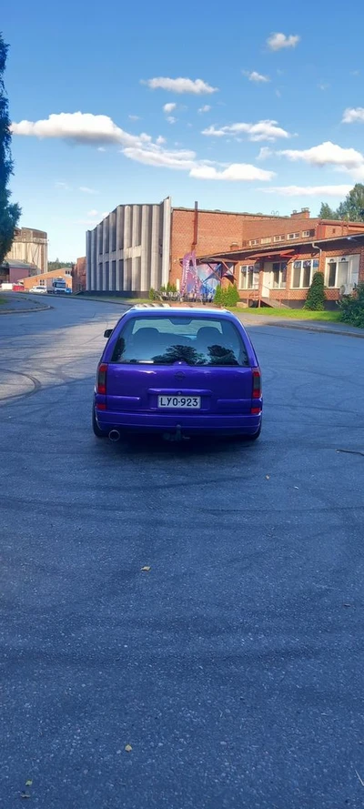 Opel Omega Caravan 2,2 16V Classic 2001, kuva 6/18