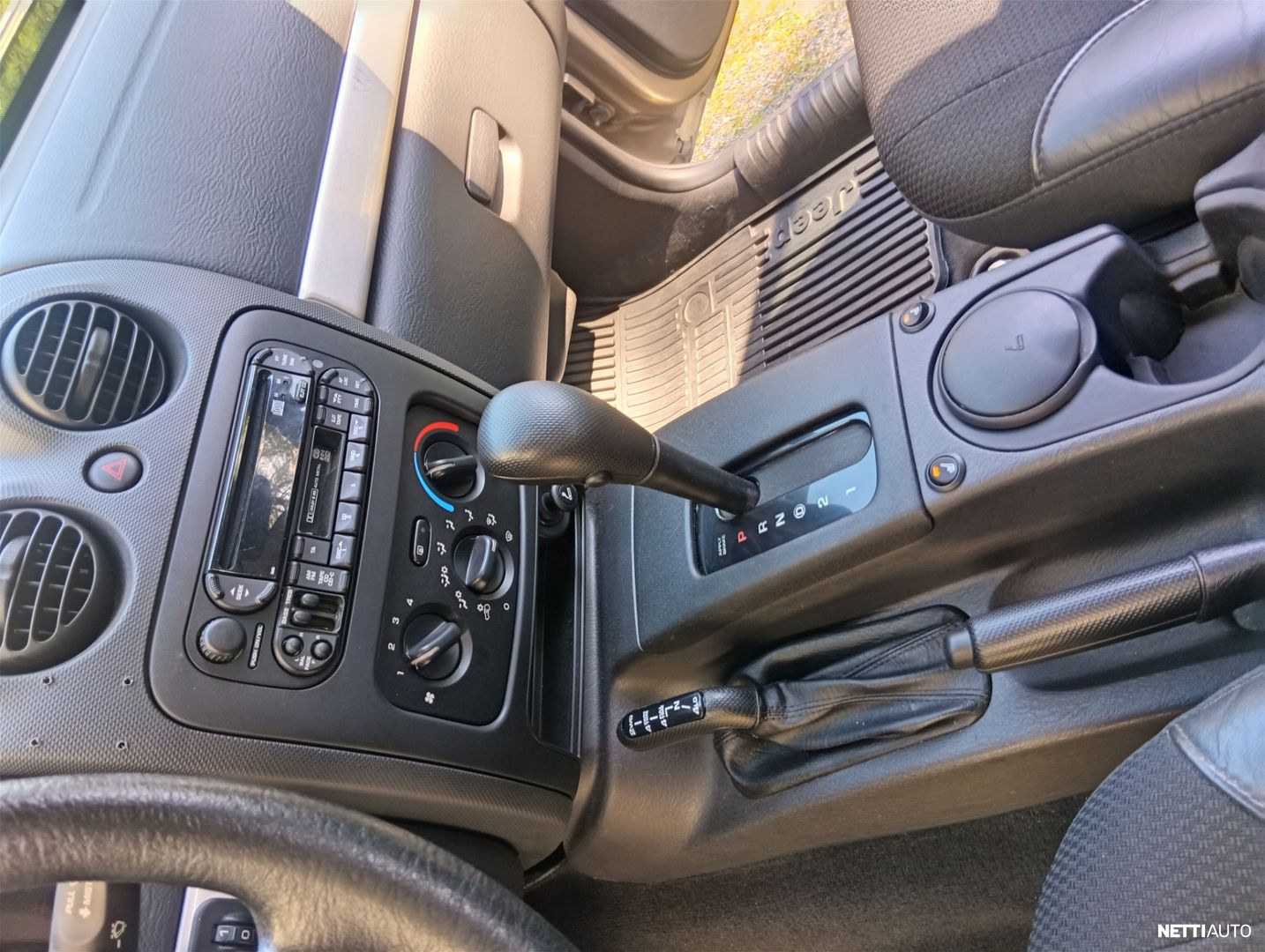 Jeep Cherokee 2003, photo 4/24