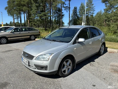 Ford Focus Hatchback 1.6 2006, photo 1/13