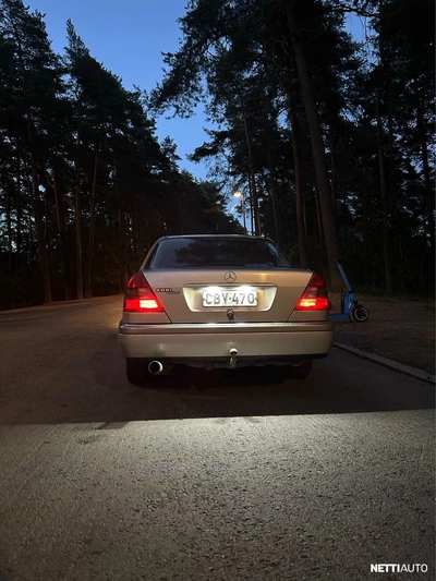 Mercedes-Benz C 1996, photo 2/3