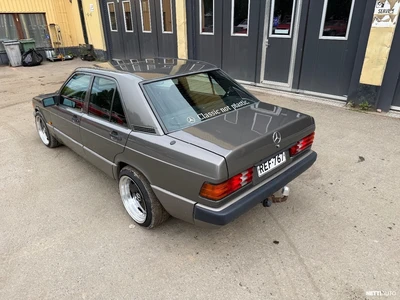 Mercedes-Benz 190 1991, photo 4/11