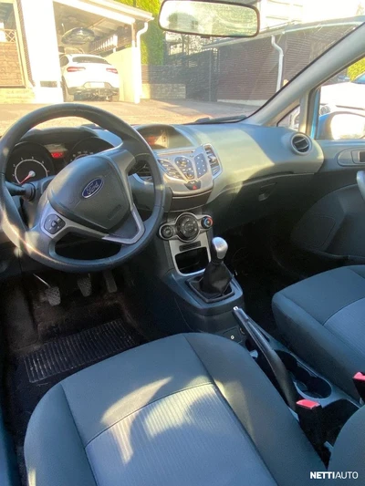 Ford Fiesta 1,25 60 hv Trend M5 5-ovinen 2011, photo 4/7