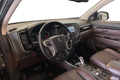 Mitsubishi Outlander PHEV 2018, kuva 6/28