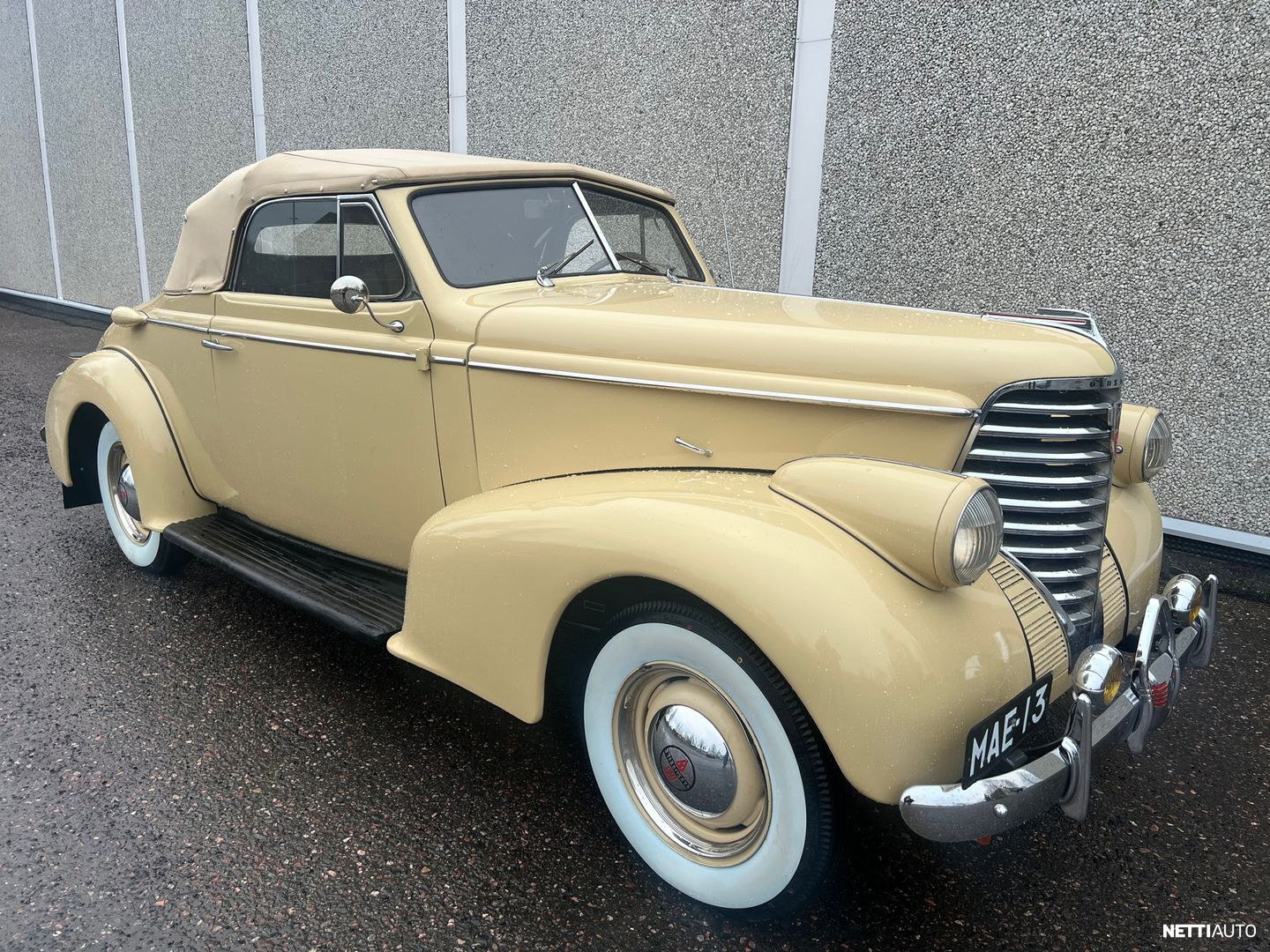 Oldsmobile Coupe