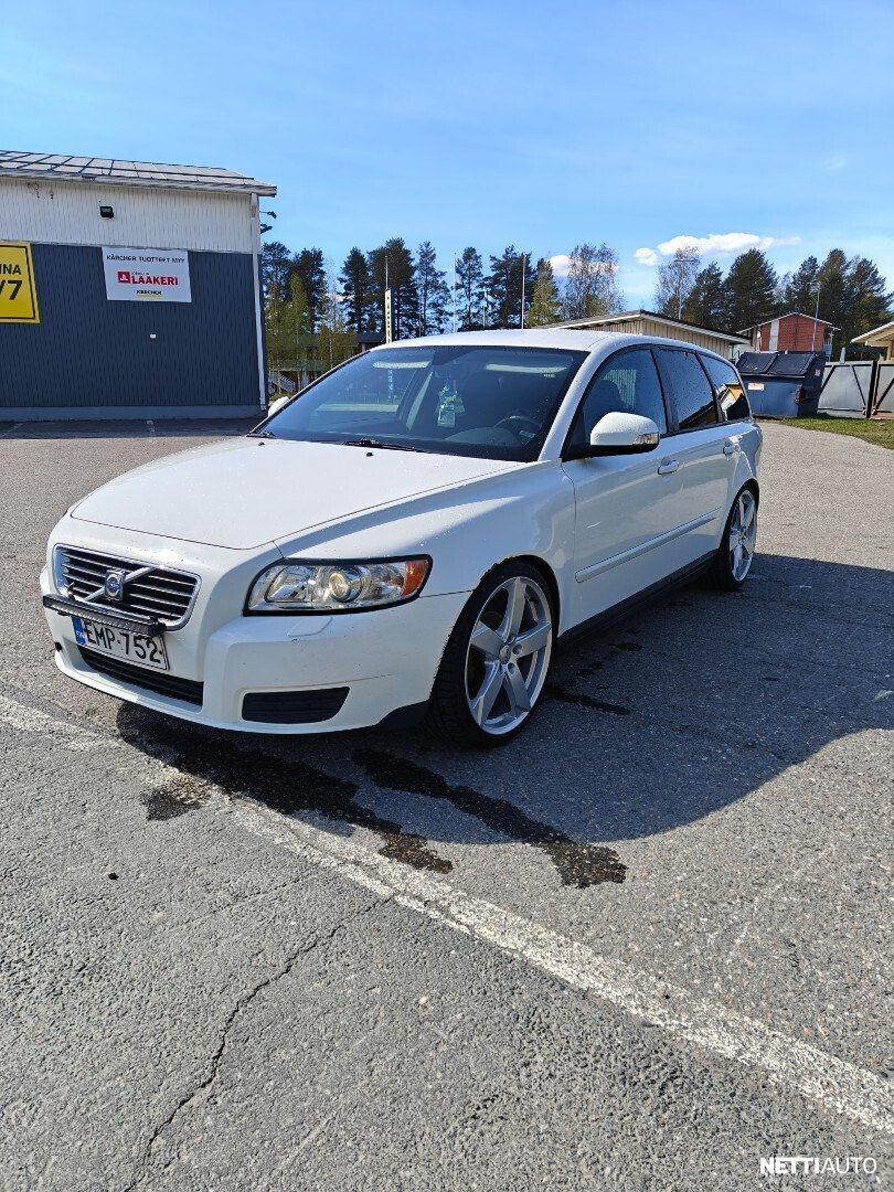 Volvo V50