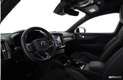 Volvo XC40 2023, photo 4/6
