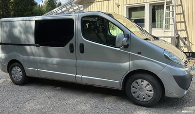 Opel Vivaro 2009, photo 2/7