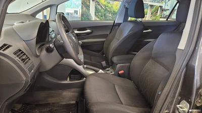 Toyota Auris 2010, kuva 5/9