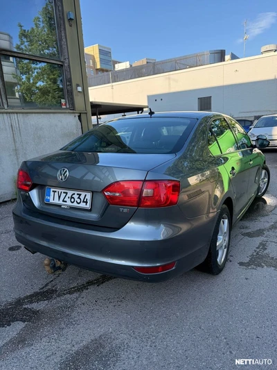 Volkswagen Jetta 2012, photo 3/10