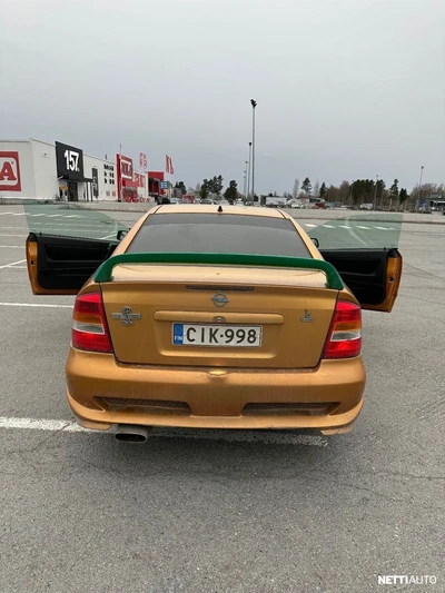 Opel Astra Bertone 2001, photo 6/17