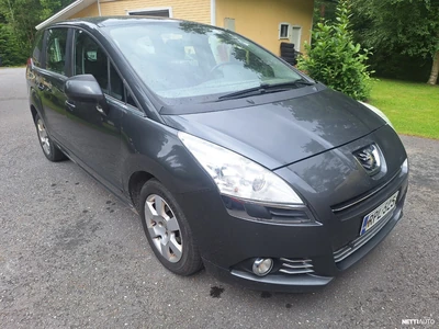 Peugeot 5008 2010, photo 2/6