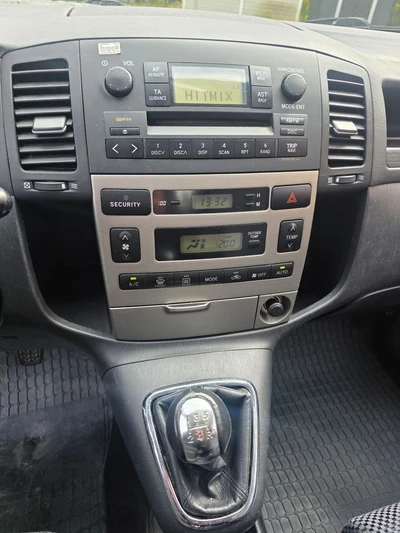 Toyota Corolla Verso 2003, photo 7/10