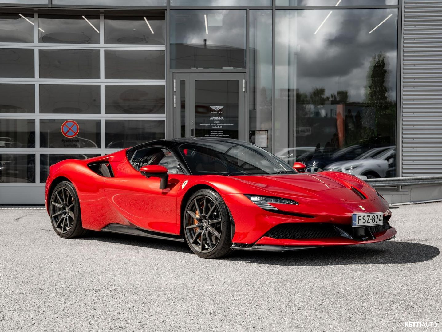 Ferrari SF90 spider