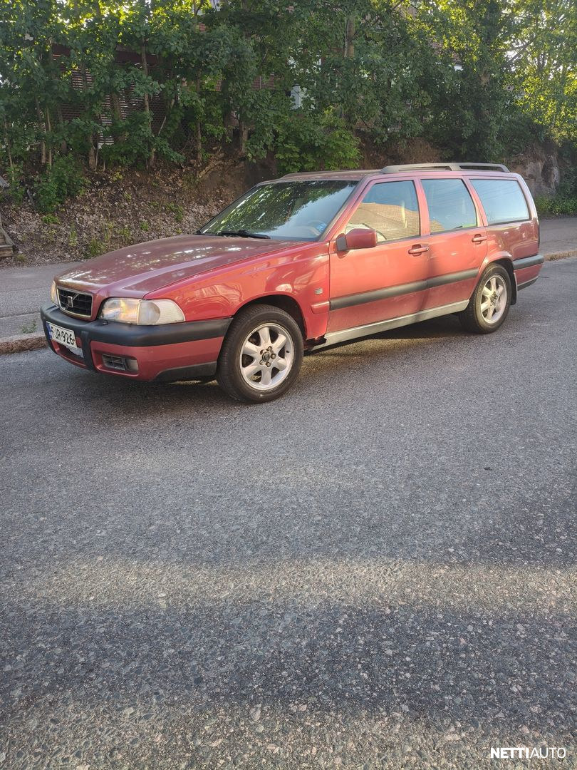 Volvo XC70