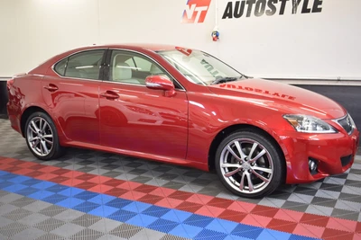 Lexus IS 2012, kuva 6/27