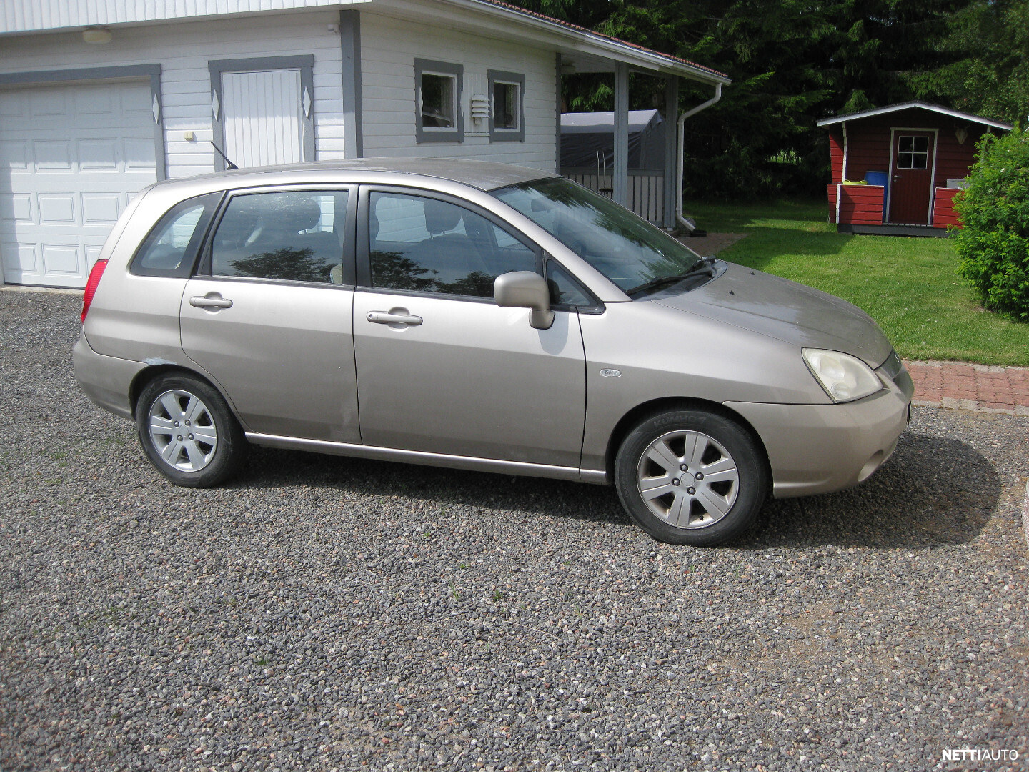 Suzuki Liana