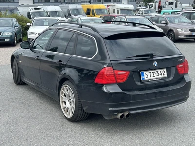 BMW 325 2010, photo 3/5