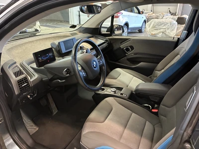 BMW i3 i3 Sedan (AA) 4ov 2021, kuva 3/4
