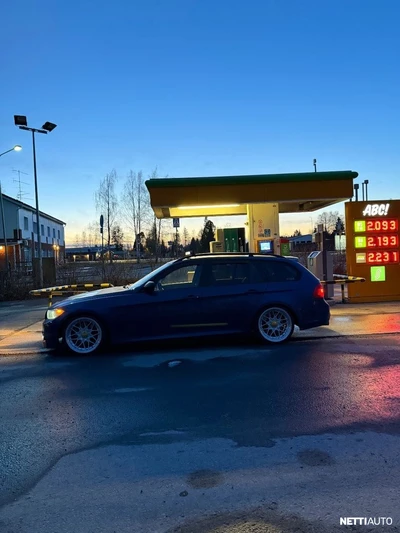 BMW 325 2009, photo 6/10