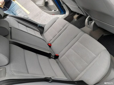 Volkswagen Golf 1,6 75 kW Comfortline 5d 2004, photo 7/11