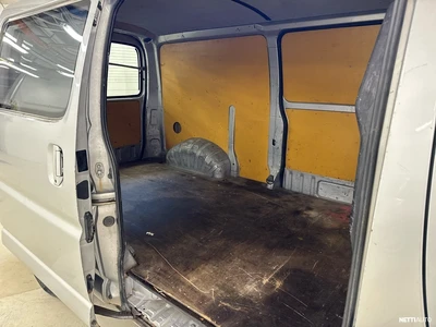 Toyota Hiace 2,5 D-4D 4WD 117 5ov pitkä 2010, photo 5/20